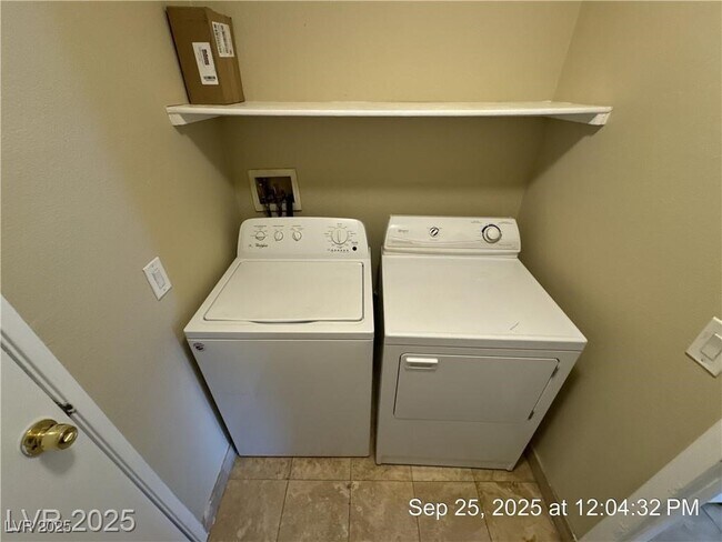 Building Photo - 6639 Tumbleweed Ridge Ln