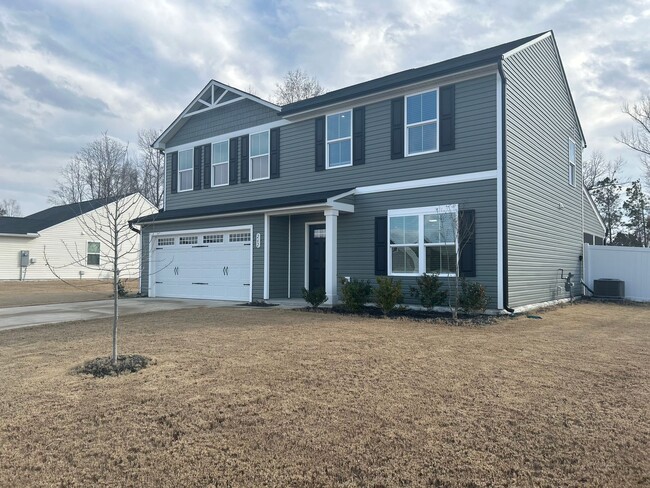 Building Photo - *Move in Special* 4 Bedroom | 2.5 Bath Hom...