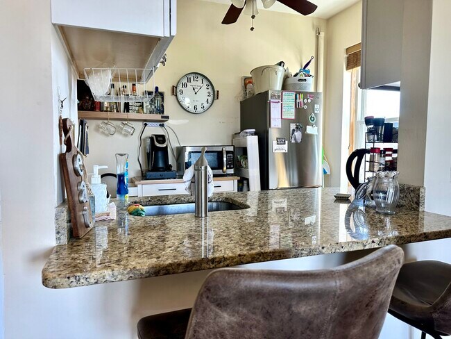 Building Photo - 108 Myrtle St