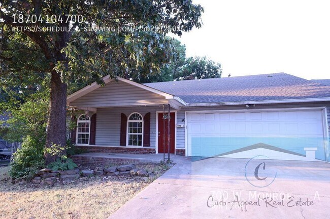 Building Photo - 700 W Monroe Ave