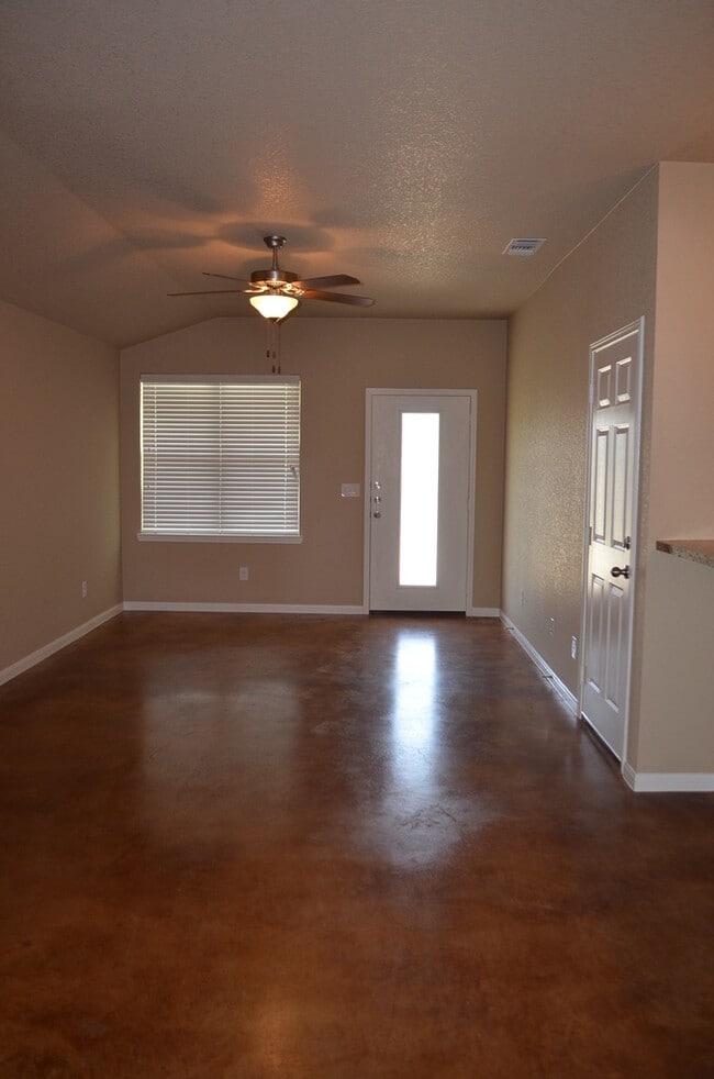 Building Photo - 1800Tru