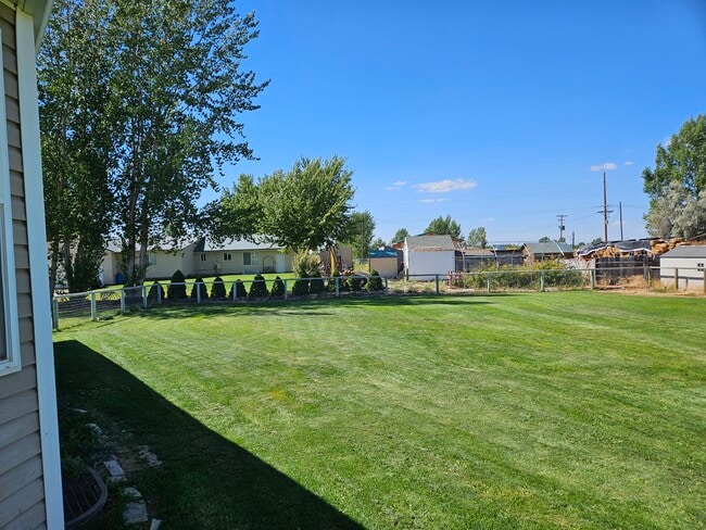 Building Photo - 4007 E 66 N