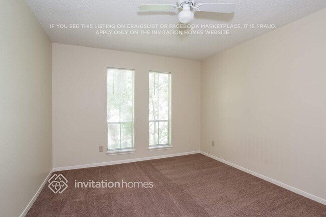 Building Photo - 6946 Maple Fox Dr