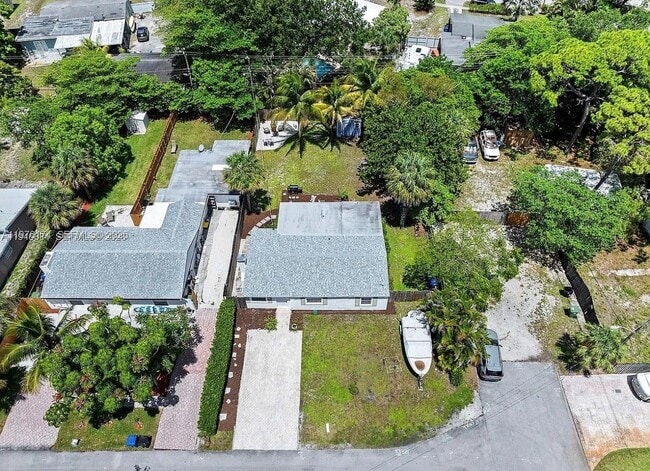 Building Photo - 1480 SW 26th Ave