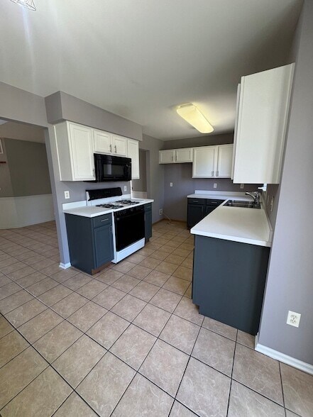 Building Photo - 1716 William Dr