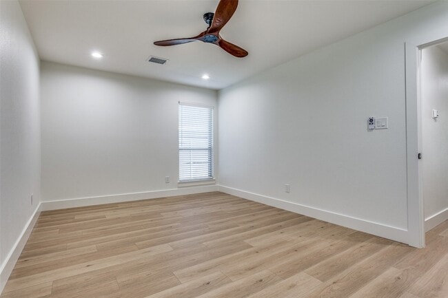 Building Photo - 200 Trellis Pl