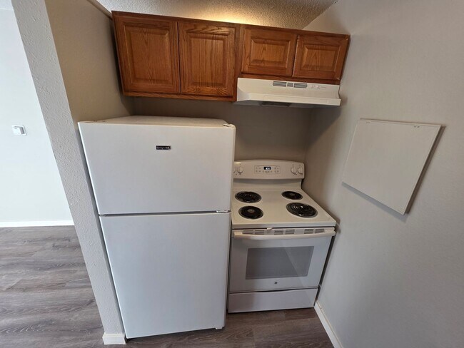 Building Photo - 233 E Arvada St