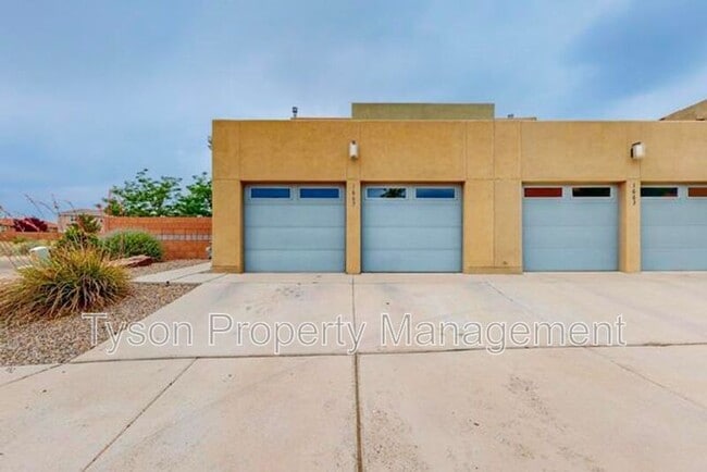 Building Photo - 1667 Domino Dr SE