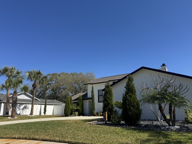 Building Photo - 14903 Southfork Dr