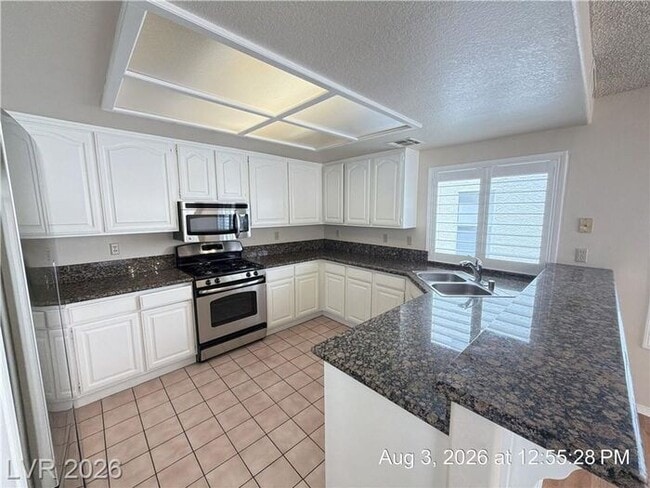 Building Photo - Beautiful Home with Private Balcony, Fireplace & Granite Kitchen
