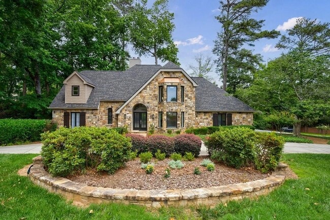 Building Photo - 459 Atlanta Country Club Dr
