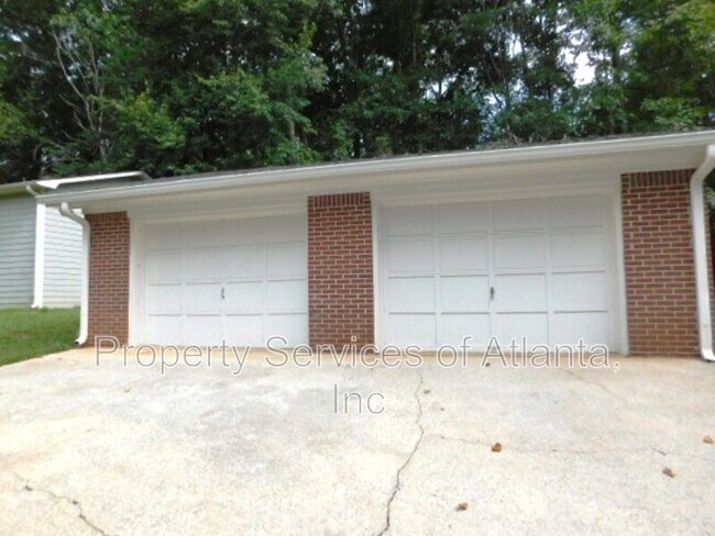Building Photo - 4850 Lehigh Dr