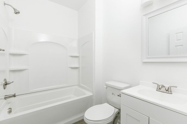 Building Photo - newly renovated property