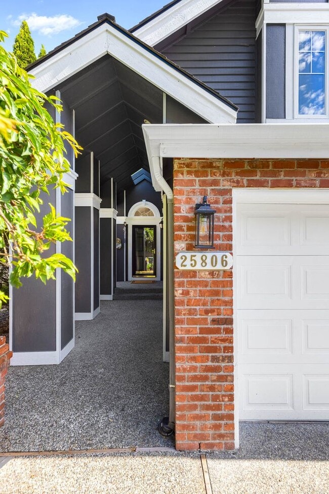 Building Photo - Updated Issaquah Home in Klahanie Neighborhood