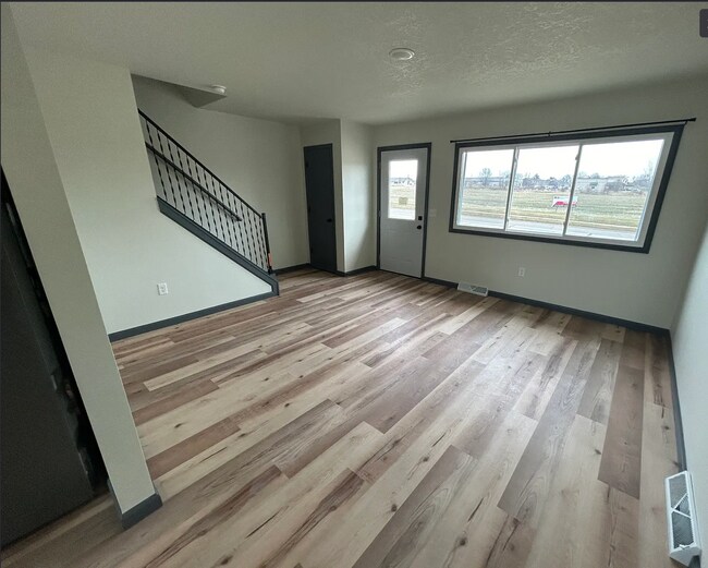 Building Photo - 5310 Divison Duplex