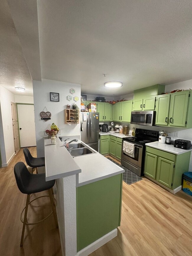 Building Photo - Gated Community with easy west bound 80 ac...