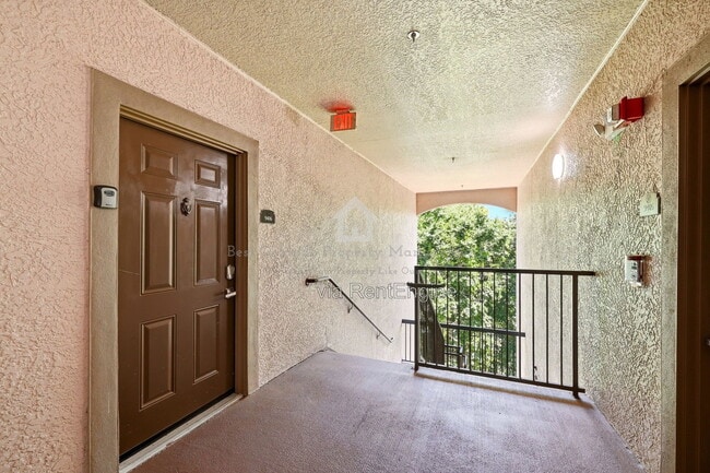 Building Photo - 1301 Tuscan Hills Blvd