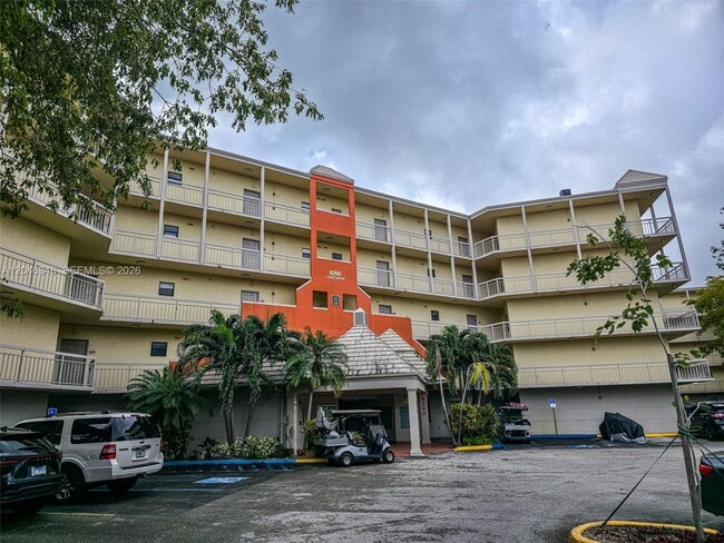 Building Photo - 8290 Lake Dr