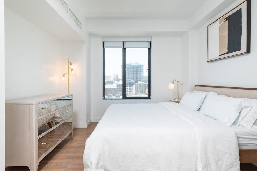 Building Photo - 151 North First Street-SI ID1252113P