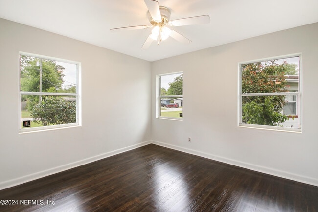 Building Photo - 6418 Terry Parker Dr N