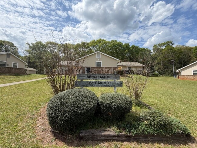 Building Photo - 1492 Waverly Way