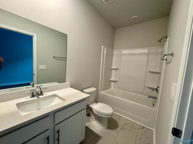 Building Photo - 207 Stockyard Cir