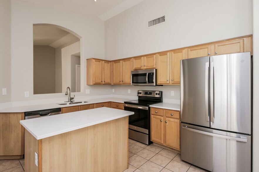 Building Photo - 1051 N San Benito Dr