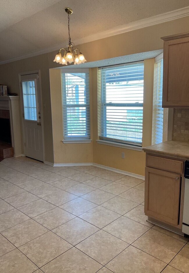 Building Photo - 4705 Colby Dr
