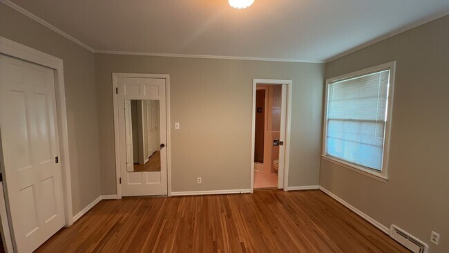Building Photo - 5443 S Marion Ave