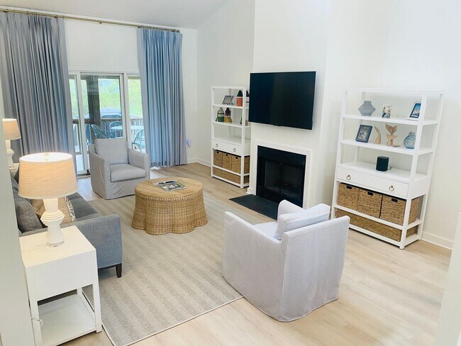 Building Photo - Winter Rental in Pine Knoll Shores