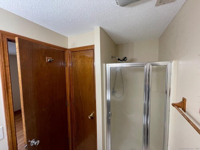 Building Photo - 54 Ivy Ln