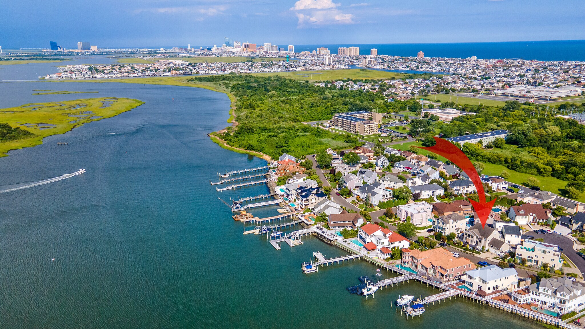 Building Photo - 7600 Bayshore Dr