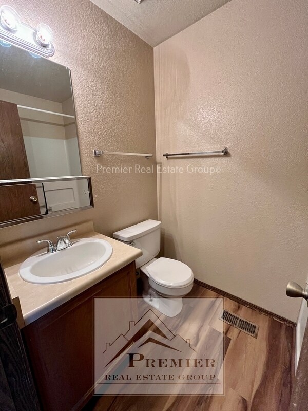 Building Photo - 2158 Baltimore Cir