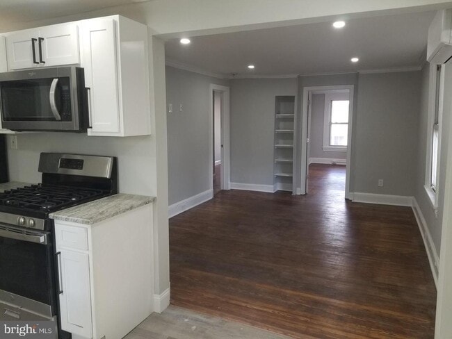 Building Photo - 212 Warren St