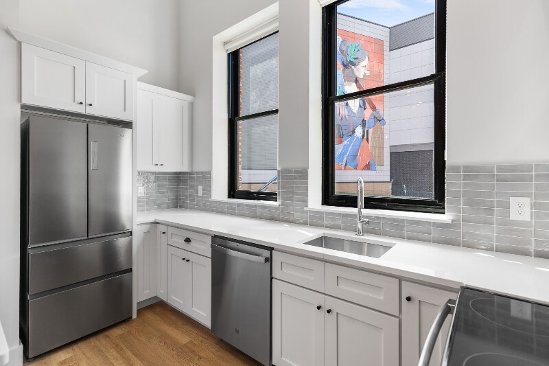 Building Photo - 101 Richmond St