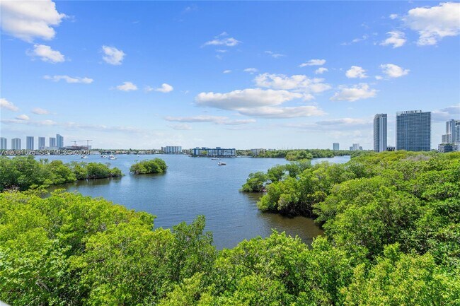 Building Photo - 17111 Biscayne Blvd