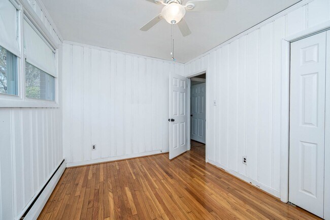 Building Photo - 3 Bedroom Home For Rent in Sandston VA With Detached Garage, Fenced Yard, and Lawn Care Included