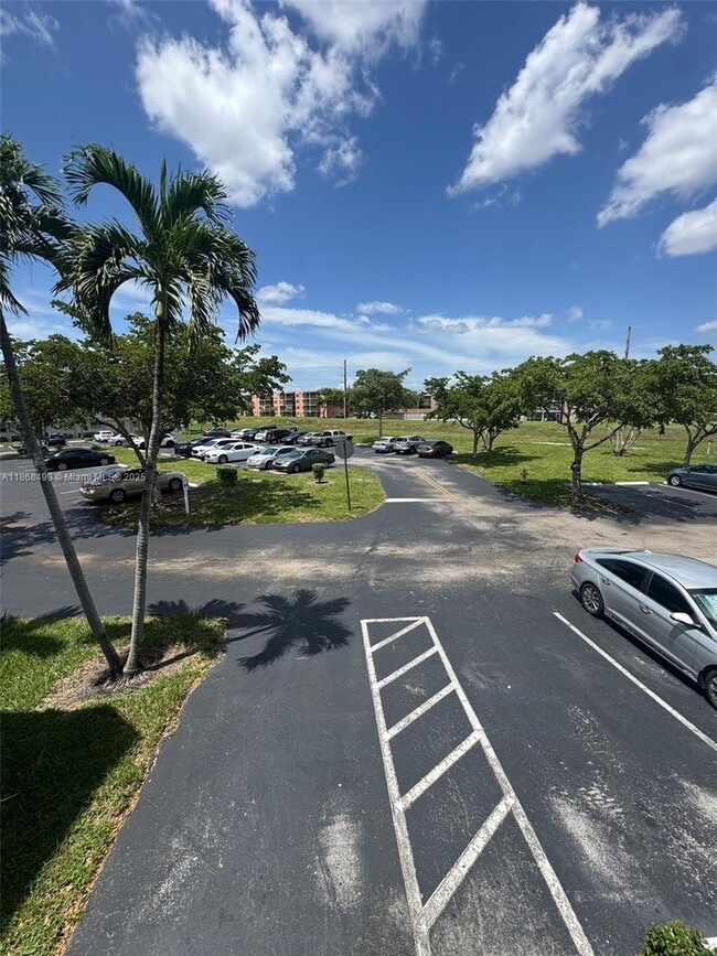 Building Photo - 8450 Sunrise Lakes Blvd