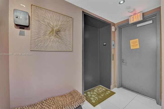 Building Photo - 2600 E Hallandale Beach Blvd