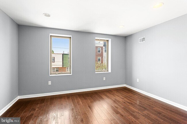 Building Photo - 2209 E Huntingdon St