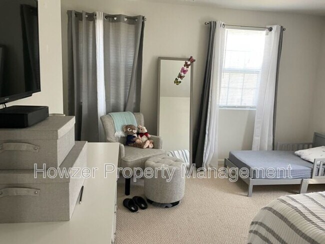 Building Photo - 17 High School Rd