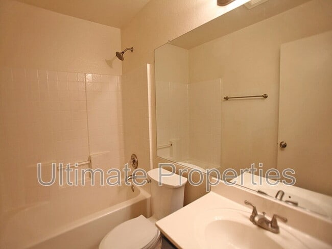 Building Photo - 15212 N 90th Ave