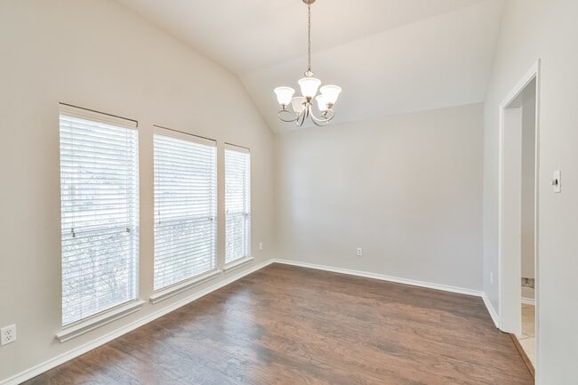 Building Photo - 9623 Wakefield Village Dr