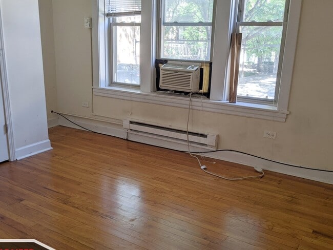 Building Photo - 2915 W George St