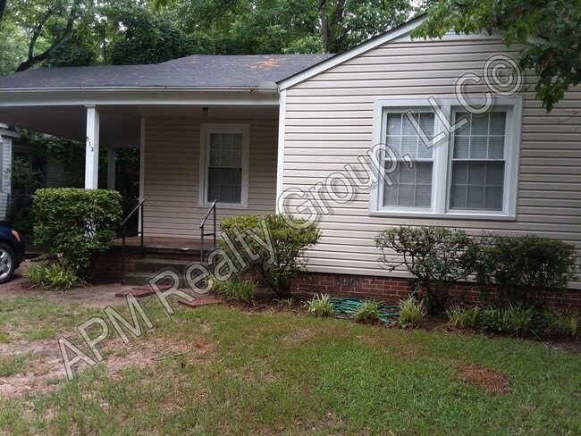 Building Photo - Updated Rosewood home!