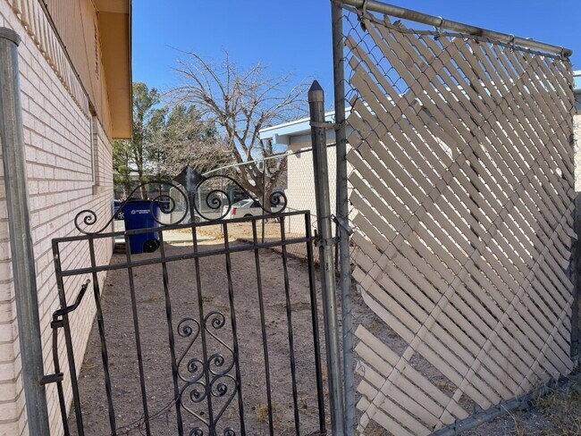 Building Photo - 8137 Staghorn Dr