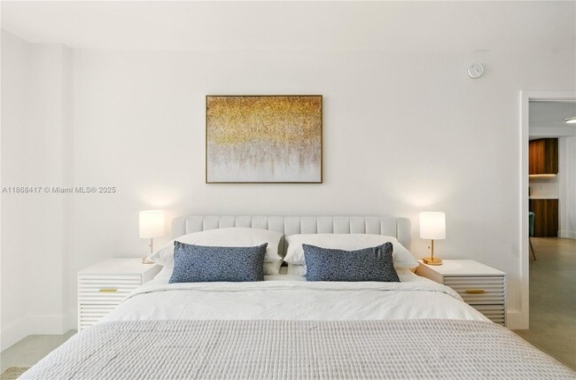 Building Photo - 5151 Collins Ave