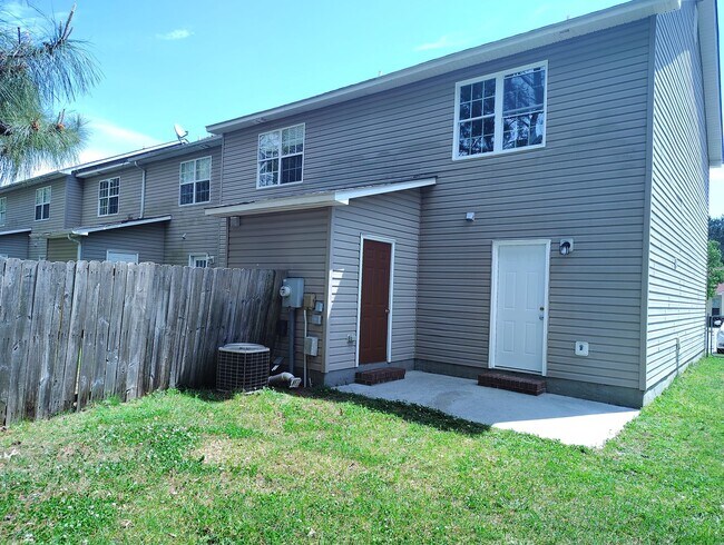 Building Photo - 995 W Pueblo Dr