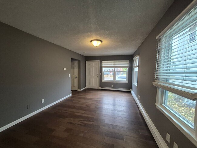 Building Photo - 413-415 N Penn Ave