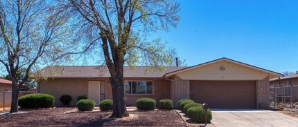 Building Photo - 3 bedroom home with large family room